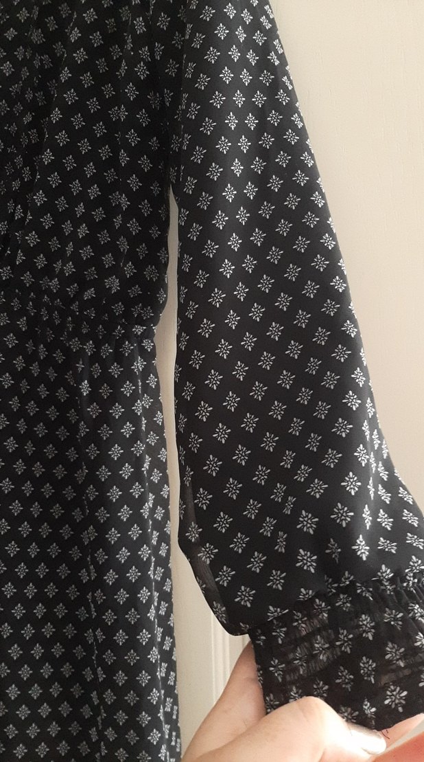 Uzun Kollu Puantiyeli Siyah Uzun Elbise - Görsel 3