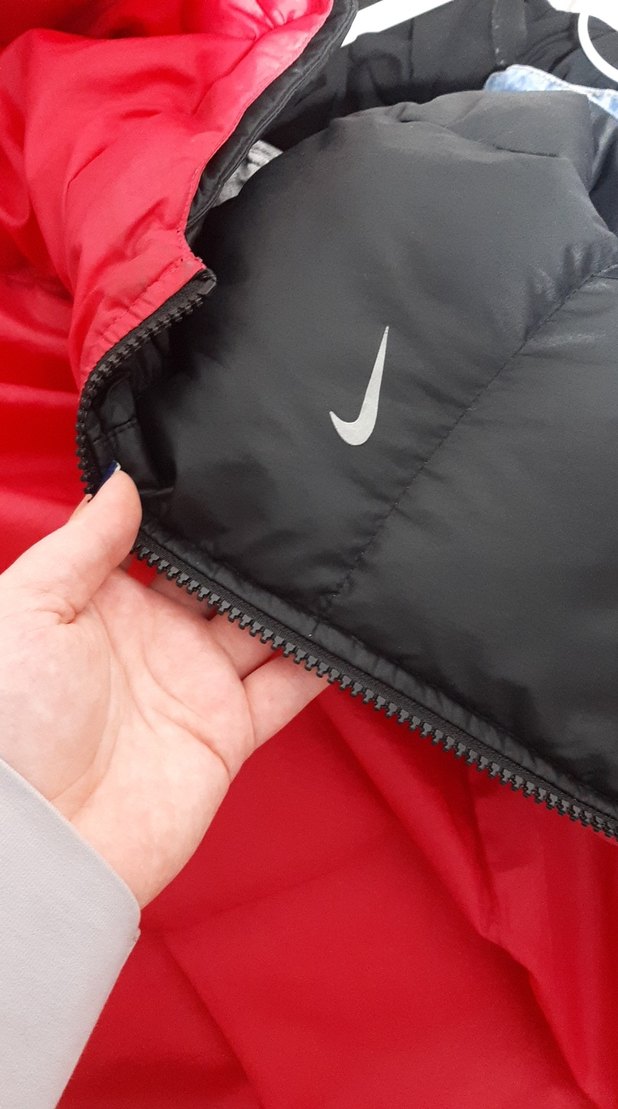 Nike Siyah Kapüşonlu Kadın Mont - Görsel 4
