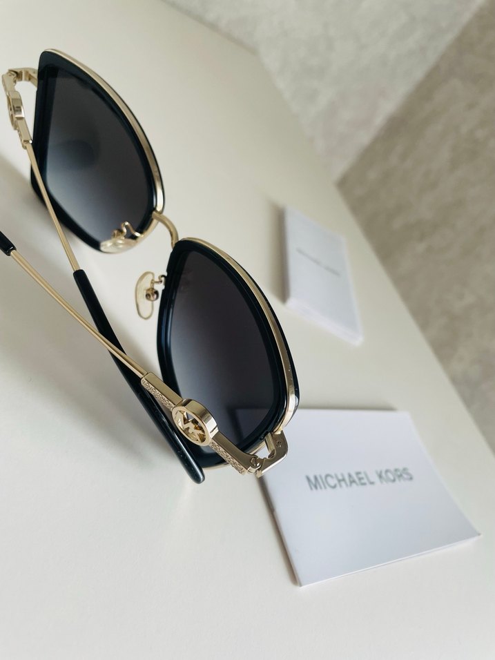 Michael Kors siyah güneş gözlüğü - Görsel 2