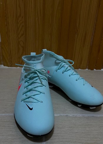 Nike Krampon  Hiç Giyilmemiş  EU 38 - Görsel 2