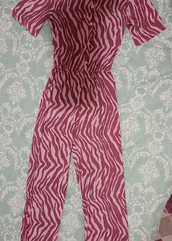 Desenli Kadın Tulum kısa kol önü düğmeli - Görsel 3