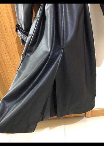 Kadın Siyah Deri Kemerli Uzun Trençkot - Görsel 3