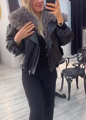 Kadın Gri Kürklü Siyah Deri Ceket standart bedendir - Görsel 2