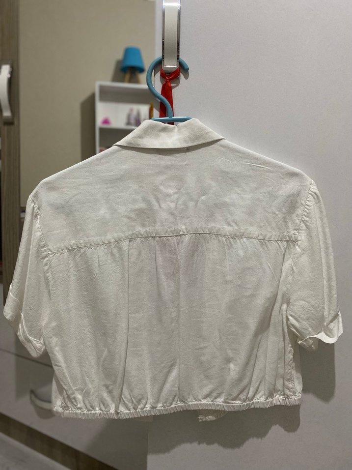 Düğmeli Beyaz Keten Kısa Kollu Gömlek - Görsel 2