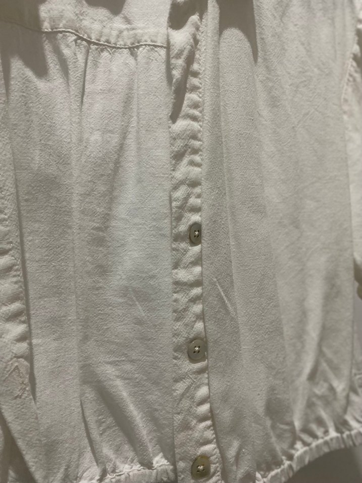 Düğmeli Beyaz Keten Kısa Kollu Gömlek - Görsel 3