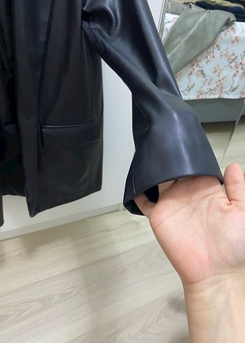 Düğmeli Siyah Deri Kadın Ceket - Görsel 3