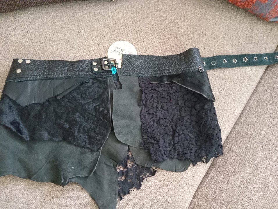 Kısa Kırmızı Süet Püsküllü Kadın Deri Ceket - Görsel 5