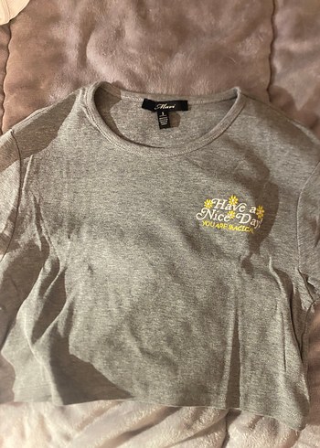 Maviden Gri Crop Tişört  Nakış Detaylı - Görsel 2