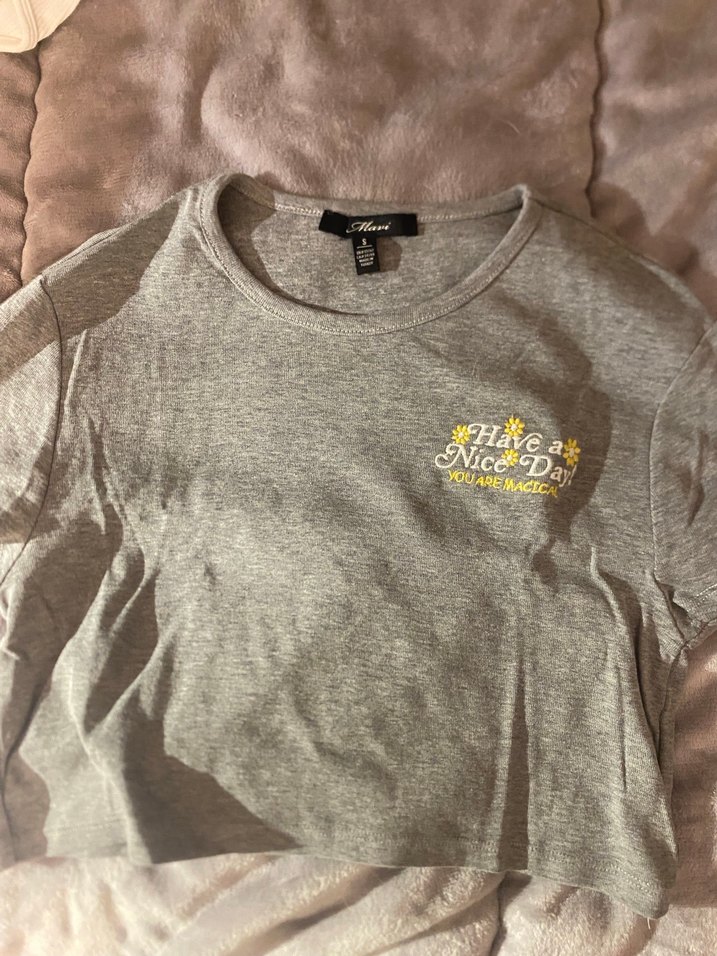 Maviden Gri Crop Tişört  Nakış Detaylı - Görsel 2