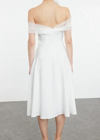 Midi omuz detaylı beyaz abiye - Görsel 3