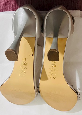 Çiçekli Tokalı Yüksek Topuklu Kadın Ayakkabı - Görsel 4