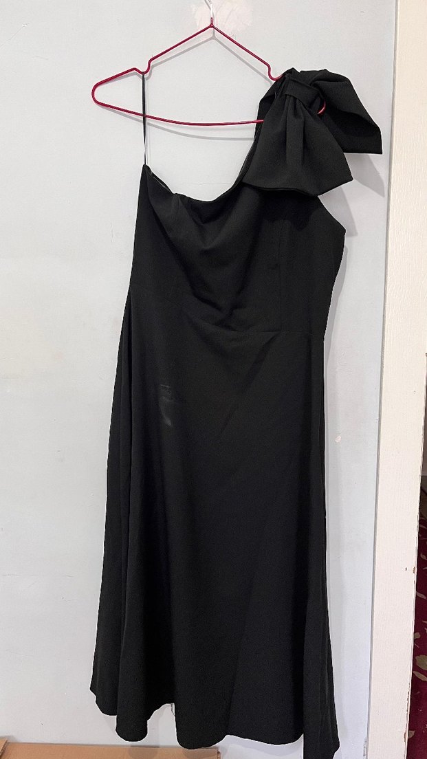 Tek Omuzlu Siyah Midi Elbise - Görsel 3