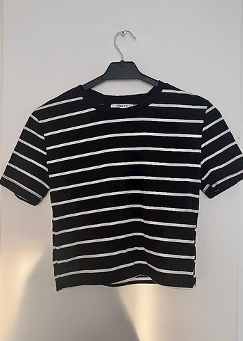 Siyah Çizgili Kısa Kollu Tişört - Görsel 2