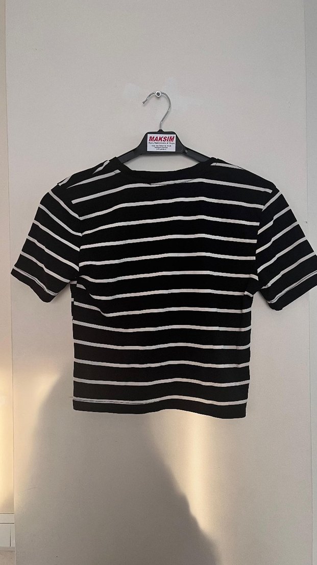 Siyah Çizgili Kısa Kollu Tişört - Görsel 3