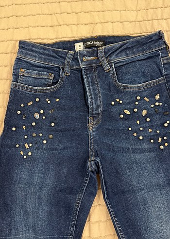 İnci İşlemeli Mavi Kadın Kot Pantolon - Görsel 2