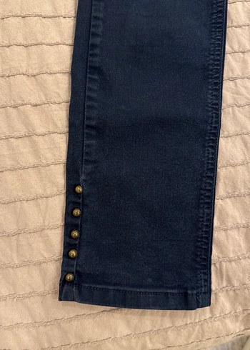 Düğmeli Koyu Mavi Kadın Denim Pantolon - Görsel 2