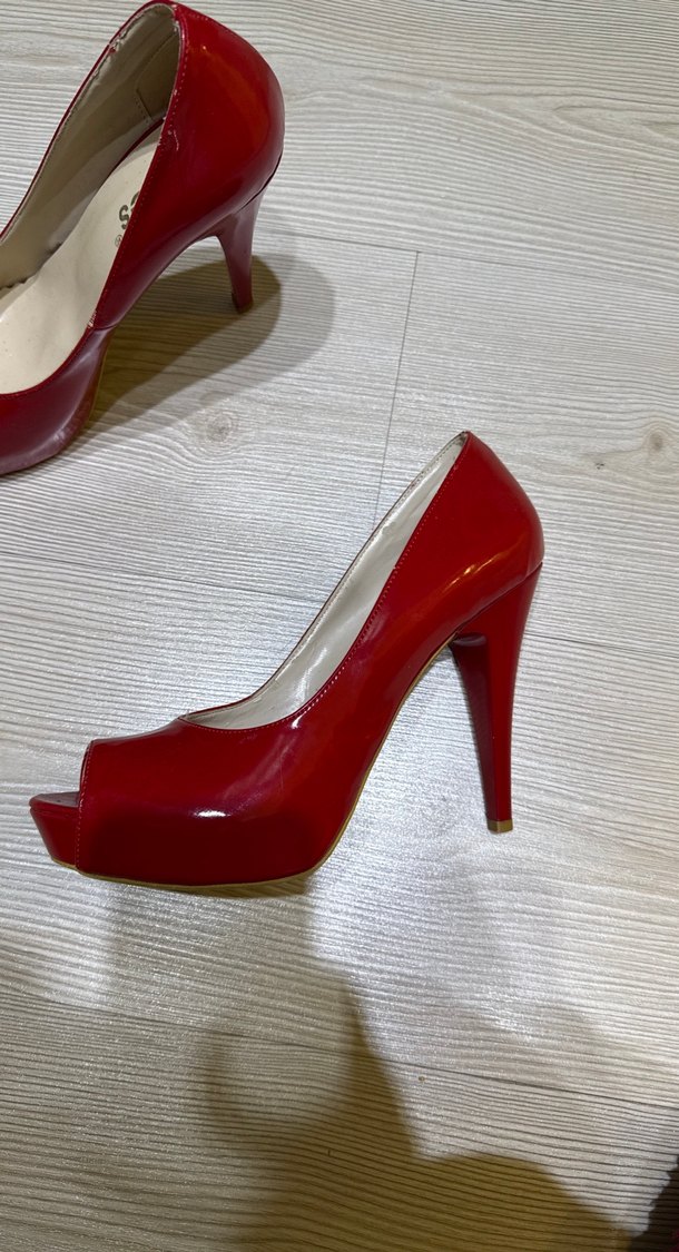 Kadın Parlak Kırmızı Stiletto Topuklu Ayakkabı - Görsel 2