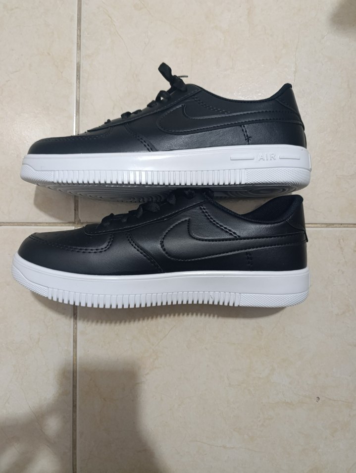 Siyah Bağcıklı Kadın Spor Ayakkabı - Görsel 3