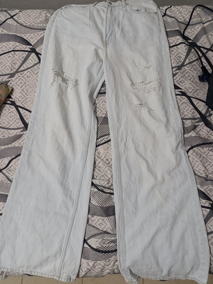 Beyaz Kadın Bol Kesim Yırtık Kot Pantolon - Görsel 2