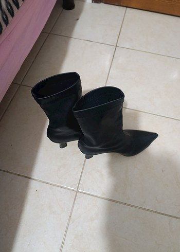 Siyah Cilt Orta Topuklu (8 cm) Deri Stiletto Streç Bot - Görsel 2