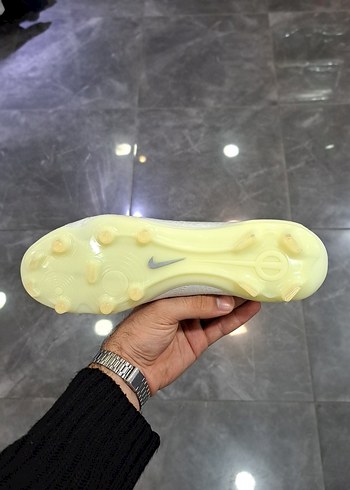 Beyaz Yılan Desenli Bağcıklı Erkek Futbol Ayakkabısı - Görsel 5