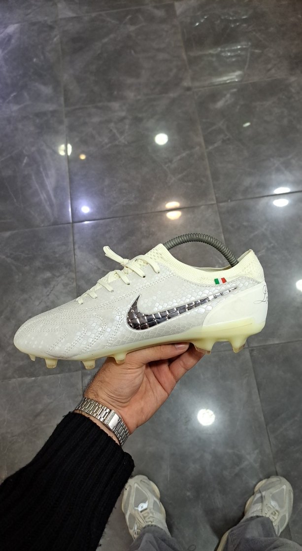 Beyaz Yılan Desenli Bağcıklı Erkek Futbol Ayakkabısı - Görsel 2