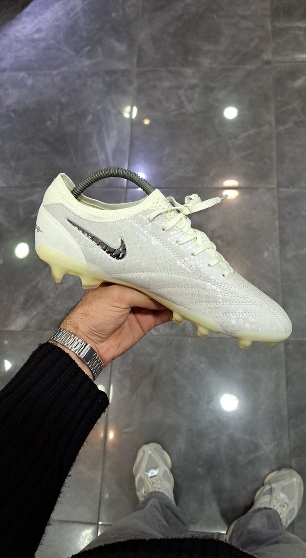 Beyaz Yılan Desenli Bağcıklı Erkek Futbol Ayakkabısı - Görsel 3