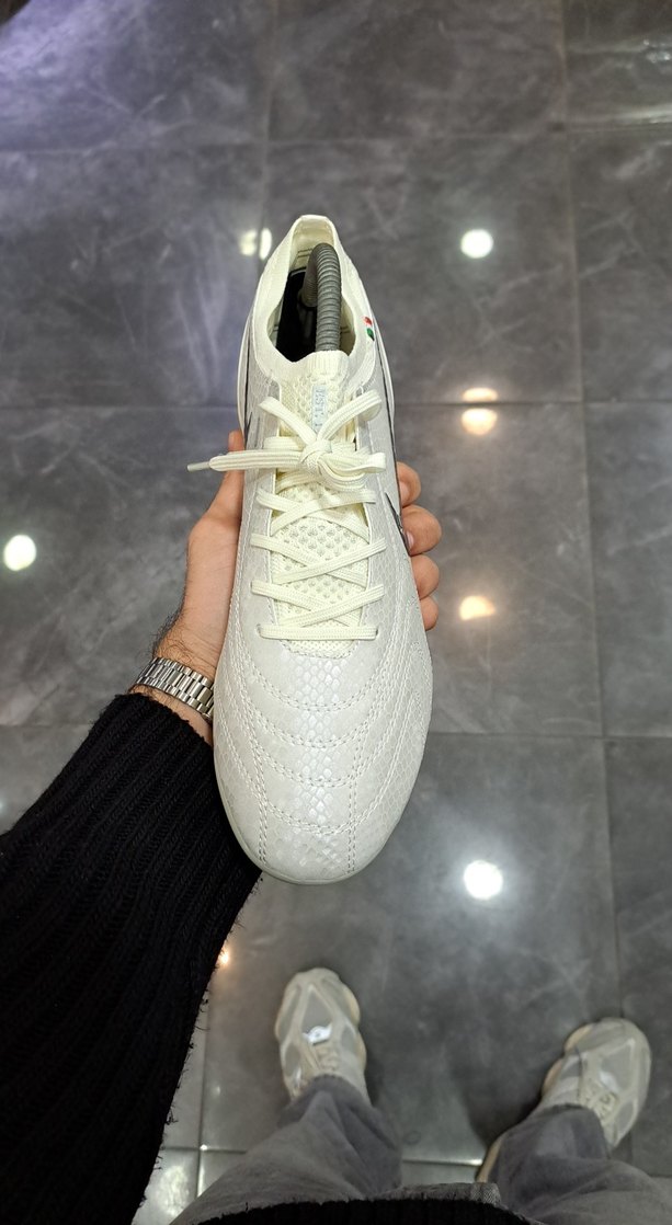 Beyaz Yılan Desenli Bağcıklı Erkek Futbol Ayakkabısı - Görsel 4