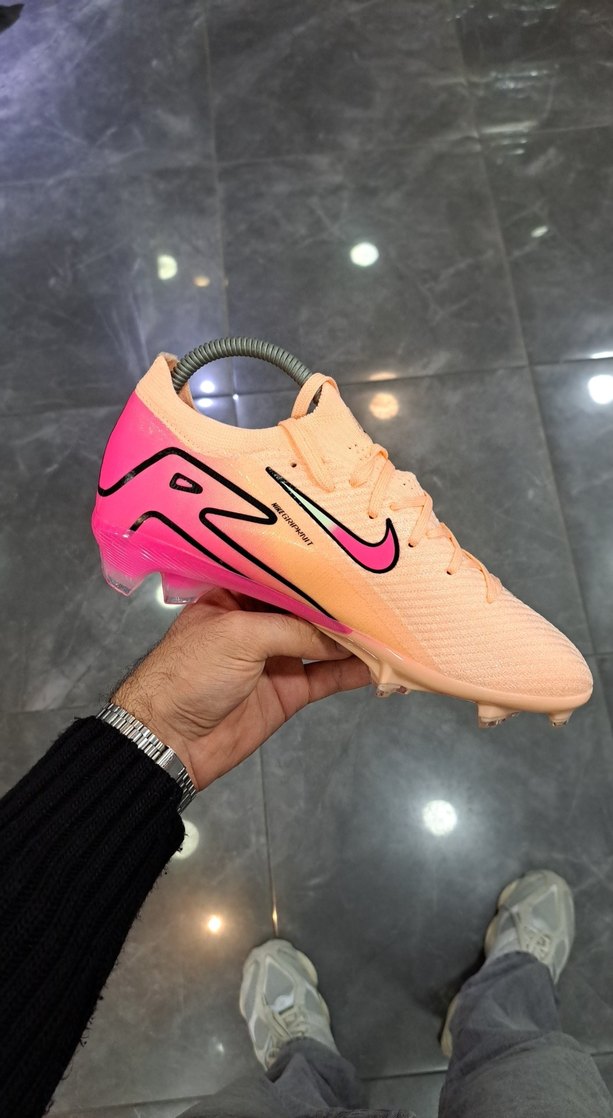 Renkli Pembe Nike Erkek Futbol Kramponu - Görsel 3