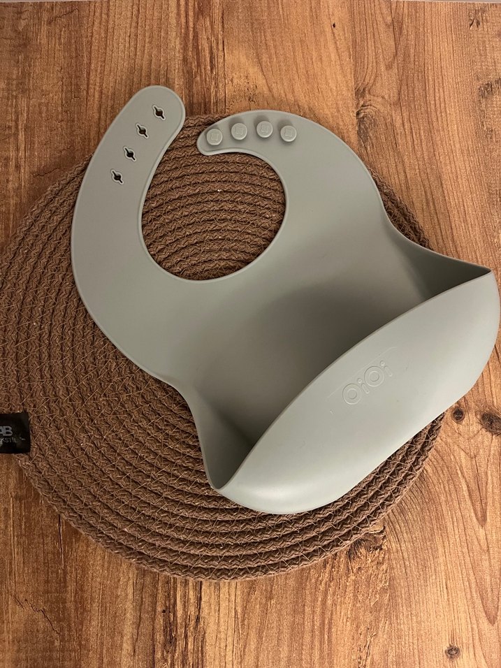 Oioi yeşil- Bebek Önlüğü Silikon - Görsel 2