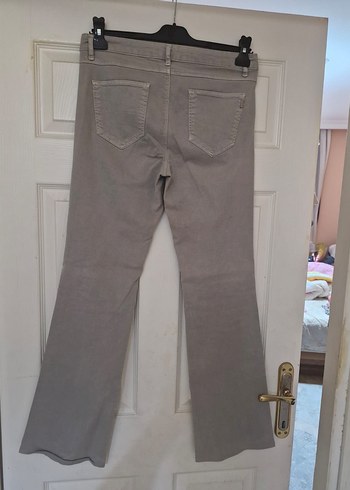 Gri Düğmeli Rahat Kadın Kot Pantolon - Görsel 4