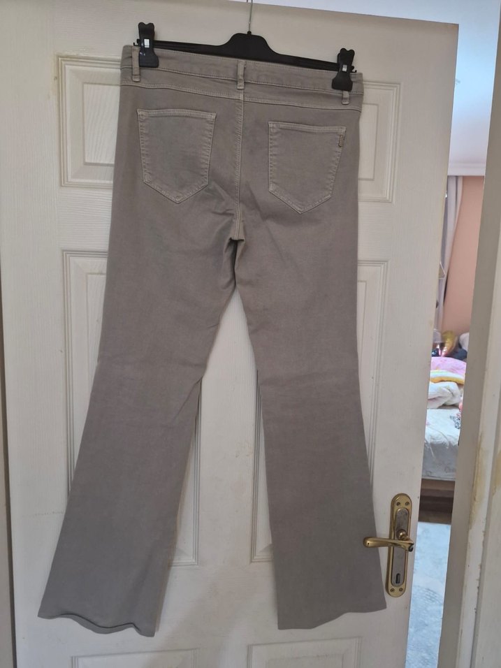 Gri Düğmeli Rahat Kadın Kot Pantolon - Görsel 4