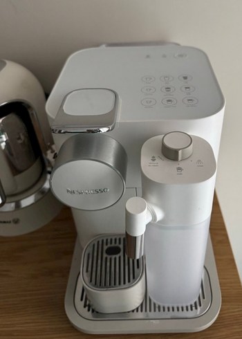 Beyaz Gri Kahve Makinesi Nespresso - Görsel 2