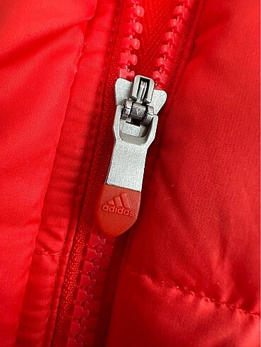 xs Beden kırmızı Renk Adidas Kaz Tüyü Şişme Mont Kırmızı