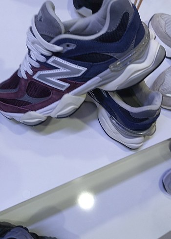 Mor Renkli Elastik Bağcıklı Spor Ayakkabı - Görsel 2