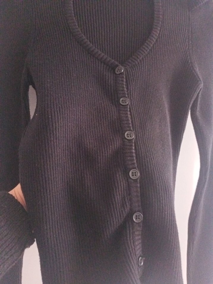 Düğmeli Siyah Gotik Yüksek Yaka Kadın Kazak - Görsel 4