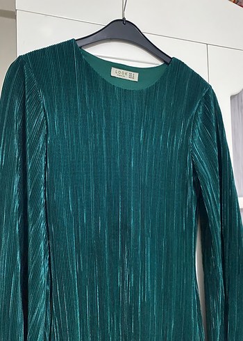 Yeşil Kadın Piliseli Uzun Elbise - Görsel 3