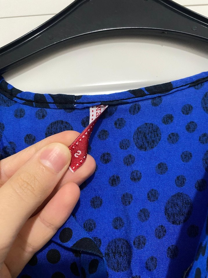 Düğmeli Kolsuz Mavi Uzun Elbise - Görsel 3