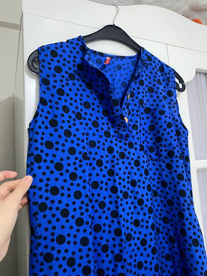 Düğmeli Kolsuz Mavi Uzun Elbise - Görsel 2