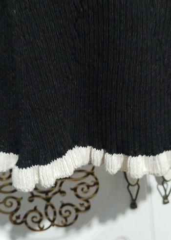 Kadın Siyah V Yakalı Dantel Detaylı Mini Süveter - Görsel 3