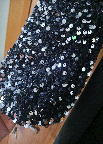 Uzun Siyah Pul İşlemeli Kadın Elbise - Görsel 4