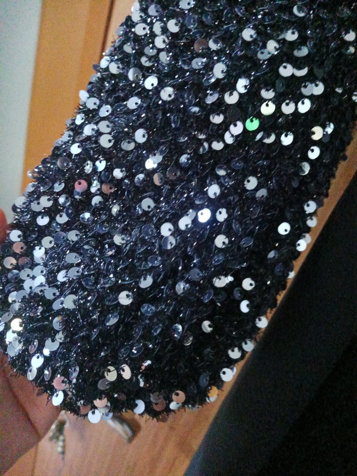 Uzun Siyah Pul İşlemeli Kadın Elbise - Görsel 4