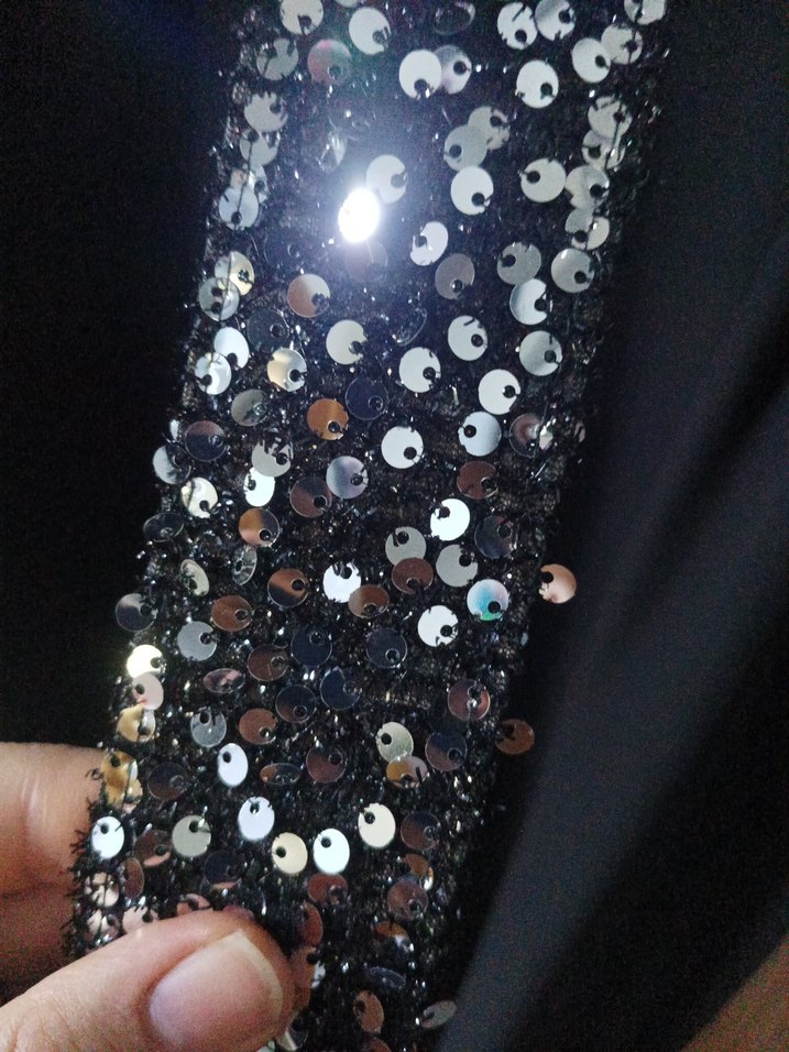 Uzun Siyah Pul İşlemeli Kadın Elbise - Görsel 3