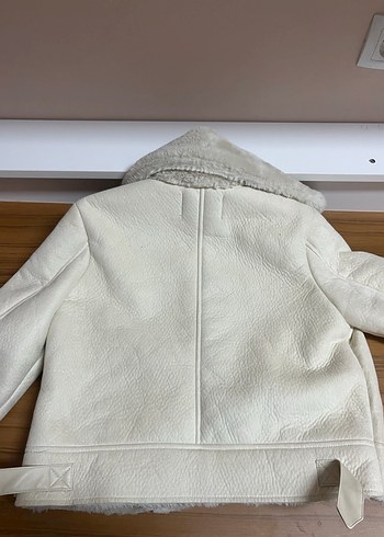 Beyaz Kürklü Kadın Mont - Görsel 2