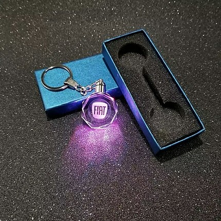 Beden FİAT logolu 3D Crsytal Led ışıklı Anahtarlık
