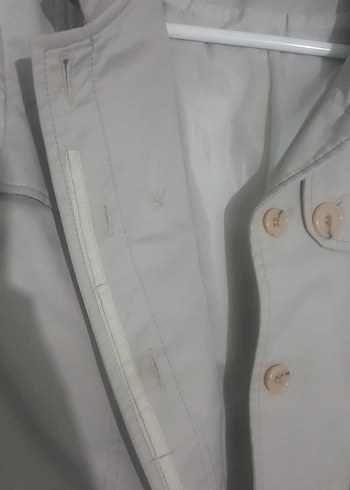 Griye Yakın Düğmeli Kadın Trençkot - Görsel 3