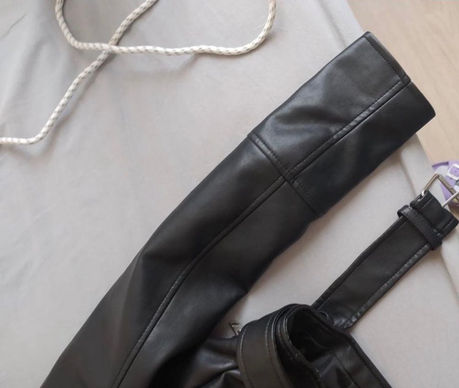 Siyah Kemerli Kısa Deri Biker Ceket PULL&BEAR deri ceket - Görsel 2