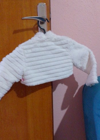 Kız Çocuk Beyaz Kürk Detaylı Bolero - Görsel 4