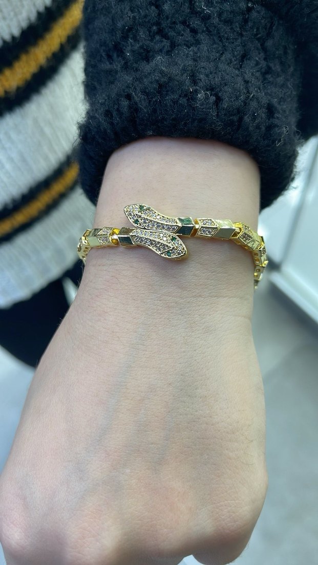 Zincir Detaylı Yılan Desenli Altın Bileklik - Görsel 3