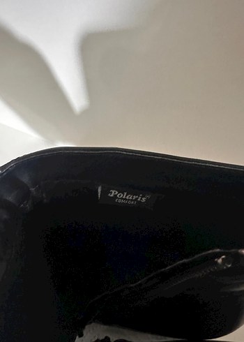 Siyah Parlak Tokalı Kadın Bot - Görsel 2